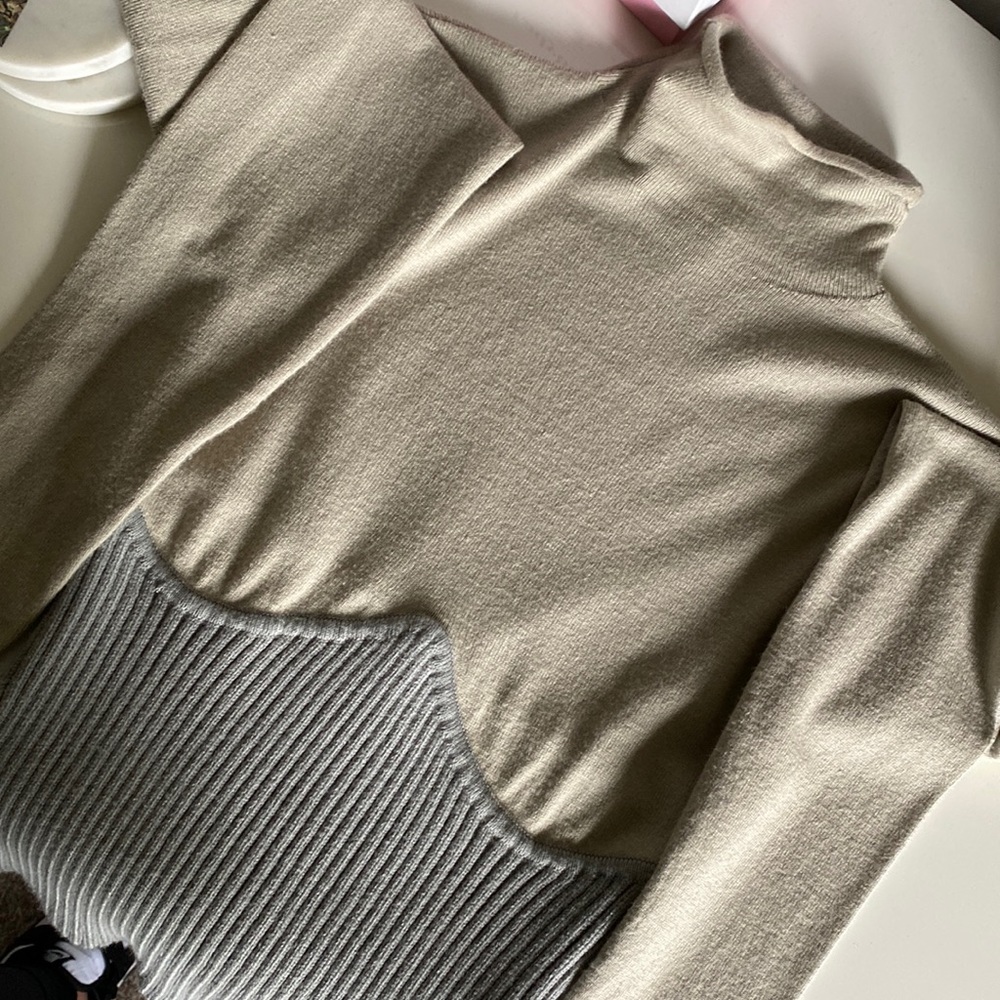 Zara sweater never worn size small
